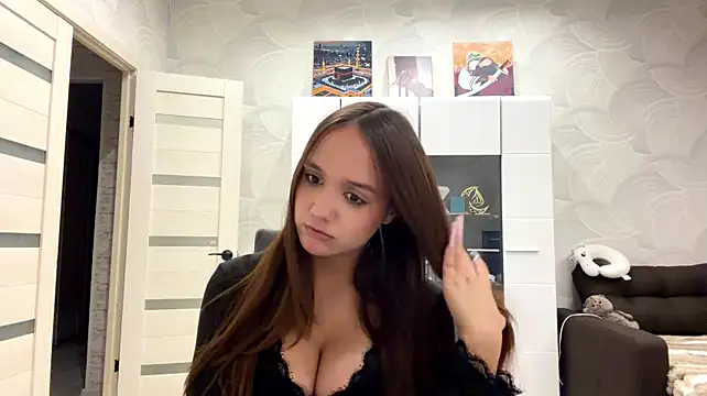 NadeneGutches - Tease with my shirt/top