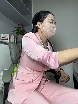 TopAlice566 - 裸露美胸1分钟