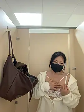 Maomao116 - 超级敏感，易喷体质，会一直喷水💦，特写小穴手指抽插2分钟