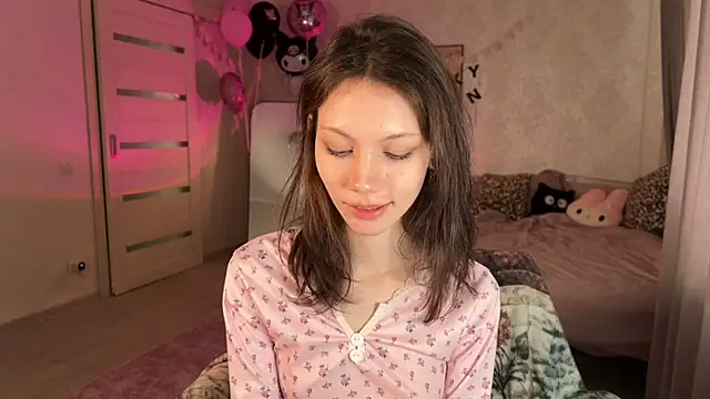 MiaPimmy - I wanna dance without my top for you!