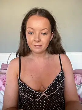Nova-Vixen - legs spread