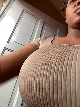 MilfBoobsxx - Finger pussy 🍑