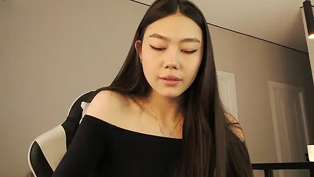 SecretTiny - TOPLESS