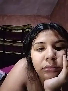 ESMERALDA1331 - Me masturbo asta terminar