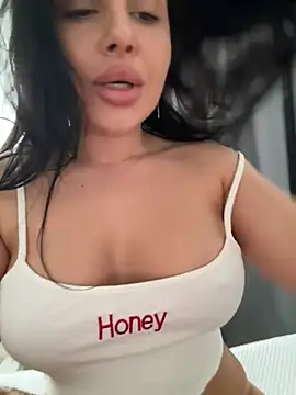 Scarlett-Dream - Sensitive pussy takes it better