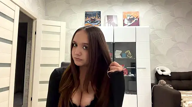 NadeneGutches - Tease with my shirt/top