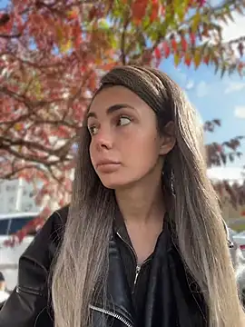 SandraCarter - Play with nipples in public