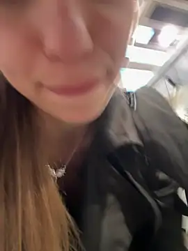 Olivia_Jemison - Spread my ass + touch my hole