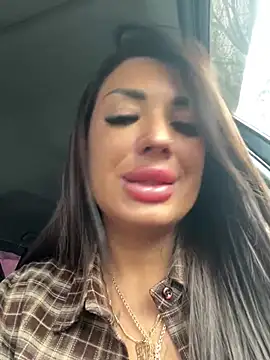 RuslanaXX - Make me squirt