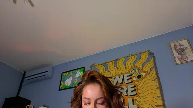Lottie_cutie - Jump until my boobs fall out