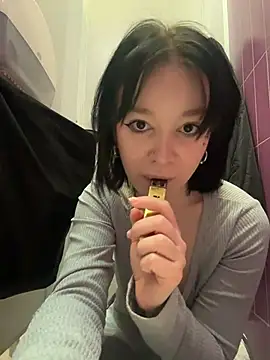 MietteDream - Spread butt toward camera&touch pussy