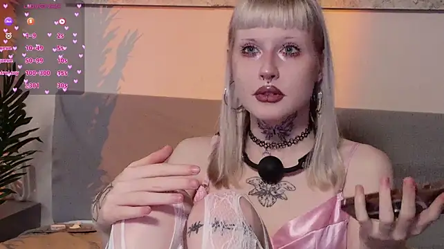 MilkMeSoftly - fingers in pussy