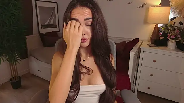 Lil_Gabby - Bounce my tits next to cam