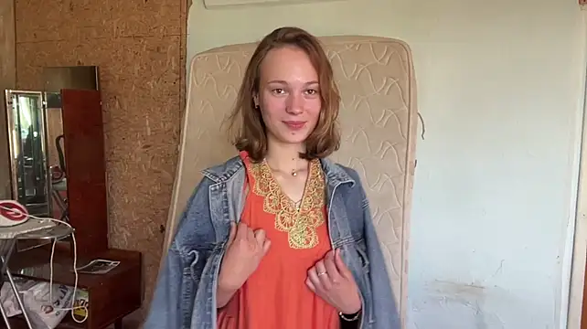 BrittanyLebowitz - close contact with the eyes