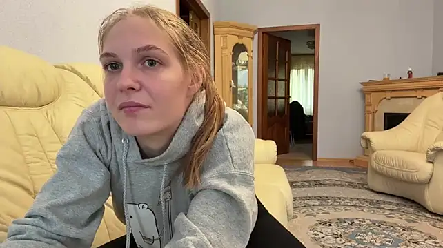CriseldaStarns - Send a hot photo in PM