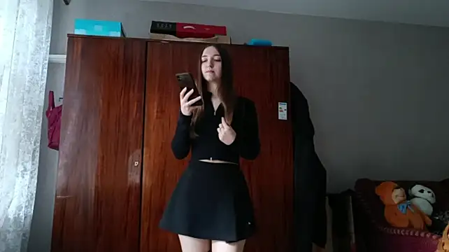 WynonaFarhat - lift up your skirt