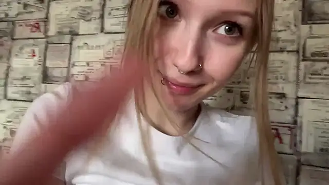 BivalentFalloff - doggy pose + tease with ass