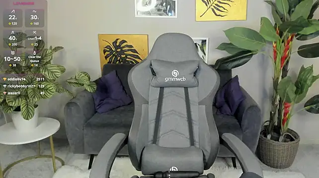 Eva_Leeee - ass tease