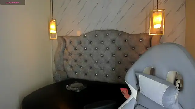Alice_Laurentt - Naked+ spank ass x11