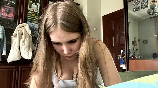 MileyRRoys - tease outfit