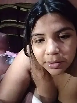 ESMERALDA1331 - Me masturbo asta terminar
