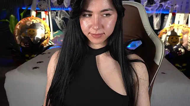 EmilyCandyy - off clothers for( 5 min )