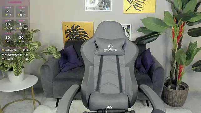 Eva_Leeee - ass tease