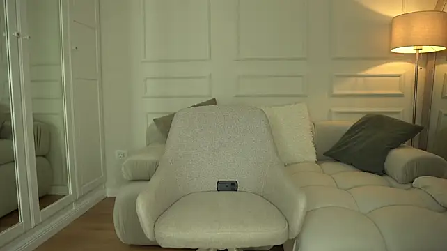 Ashley-Evans - undress me