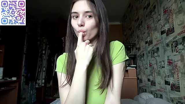 Barbie_ee - double penetration in doggy position