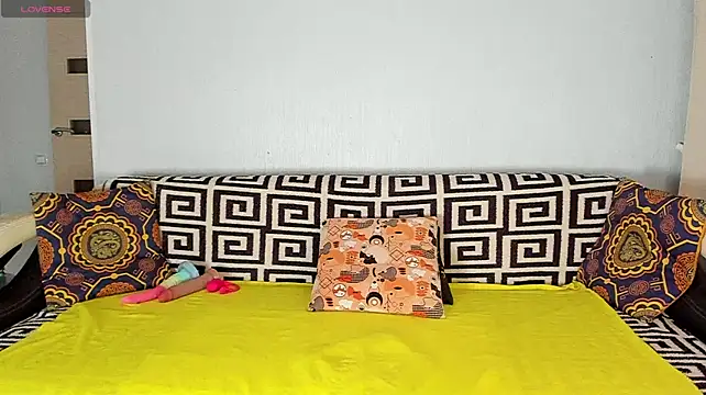 Amalia_Mio - fingering clit til cum