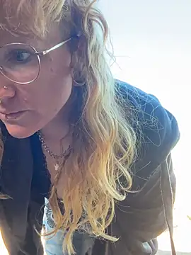 Synnix - RISKY🍑Show asshole close 🔞 lt gets vid