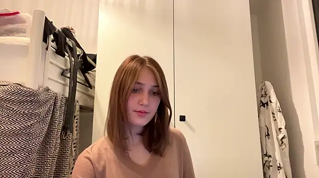 Sereneglowz - Little belly tease 😊