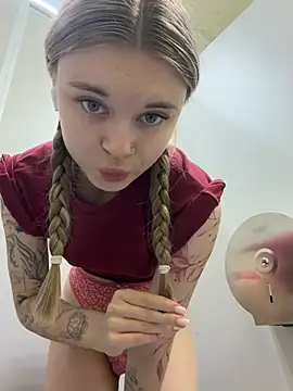 -MiaKitty - Hang top on stall in public bathroom🚽