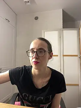 MartiniiSelenna - Suck big finger