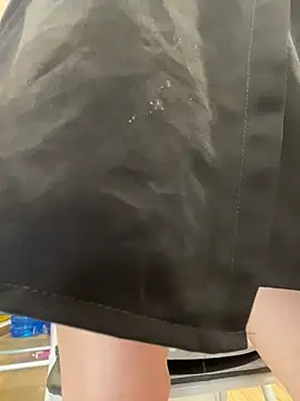 Sneaky_Cumshoot - Masturbating under cashier レジ係の下で自慰行為をする