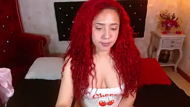 IsabelaLatina - oil on the tits