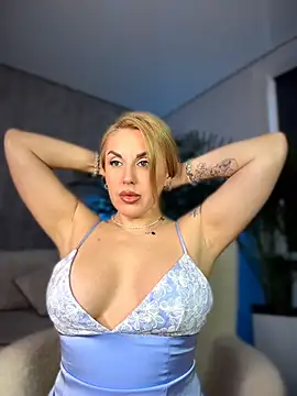 MilfNextDoor20 - Naked 🥰