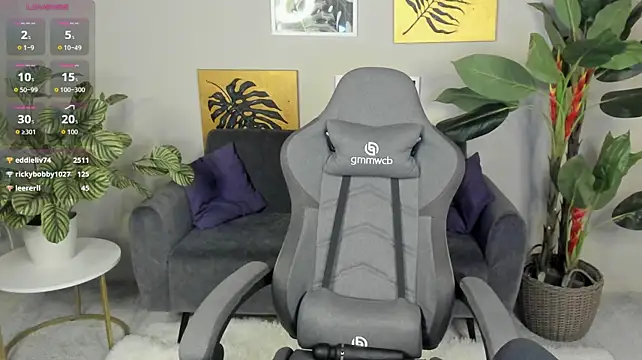 Eva_Leeee - ass tease