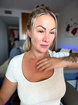 NastyMilf_ - 🦋SPANK ASS & BOUNCE IT🦋