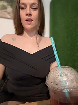 CrazyTori - Sitting on dildo in cafe LT🎁