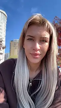 KikiWatson - Show ass in public 🔞