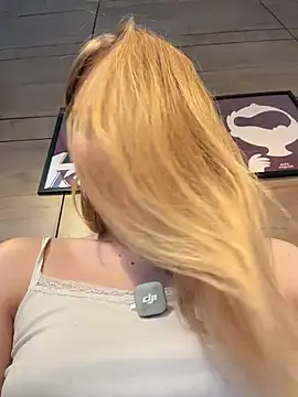 -NaughtyAngel- - MASSAGE TITS IN CAFE while ppl near
