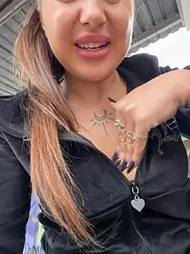 Beautydiamond - Show ashole in doggy style in stat train