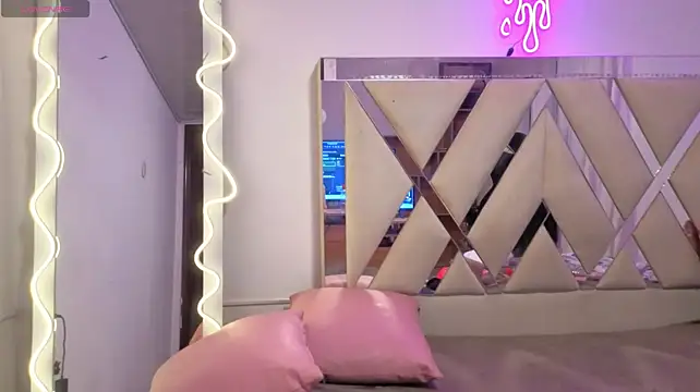 VALENBLOOM_TAY