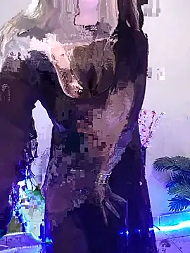 Keira-Knightley_ - Shower 🚿 show with dress