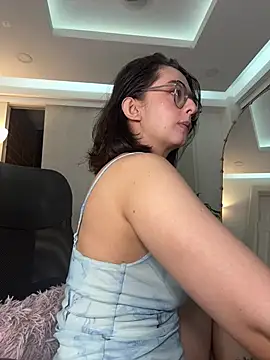 Nicollett - shake boobs