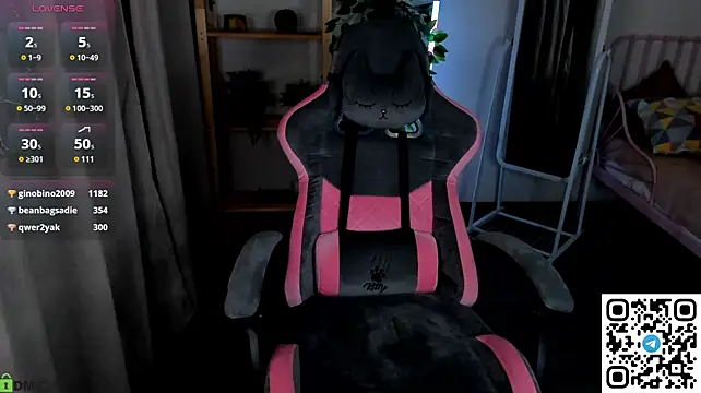 Necucuby - spank me hard in doggy pose