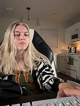 Rainsworld420 - Tittie time
