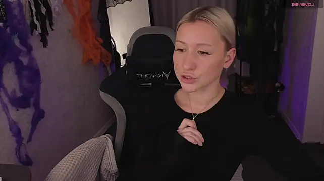 Idaa_Smith - get in doggy style and spank yourself