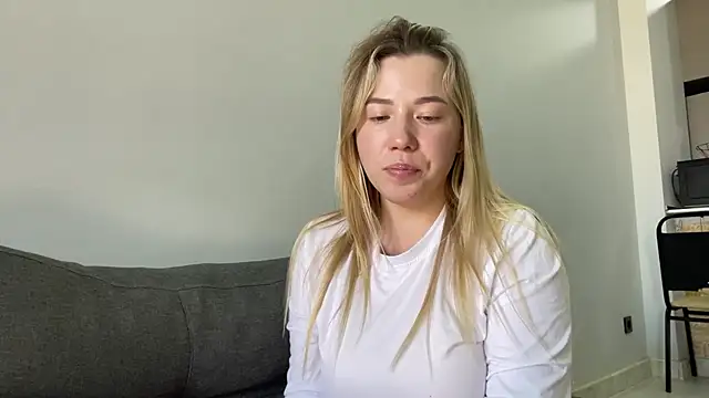Alyrasun - ice on my nipples
